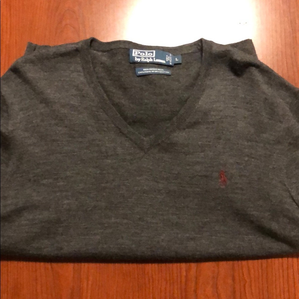 Lightweight Polo V-neck made of Merino Wool